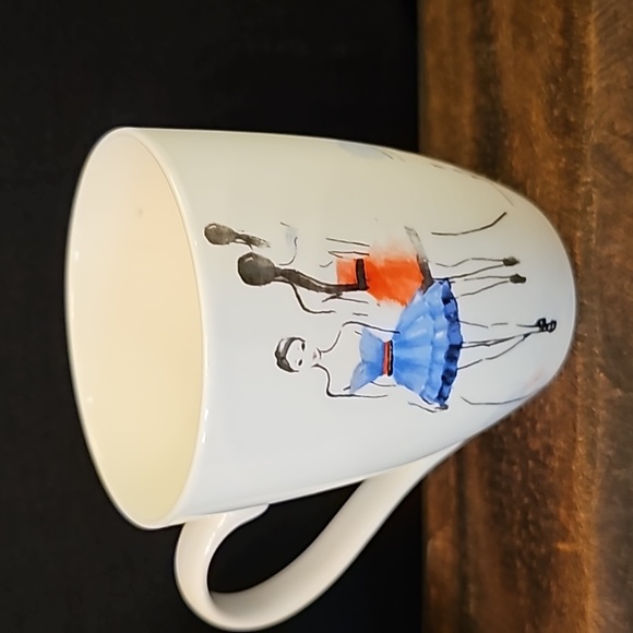 4 Model Coffee Cups - Picture 4 of 6